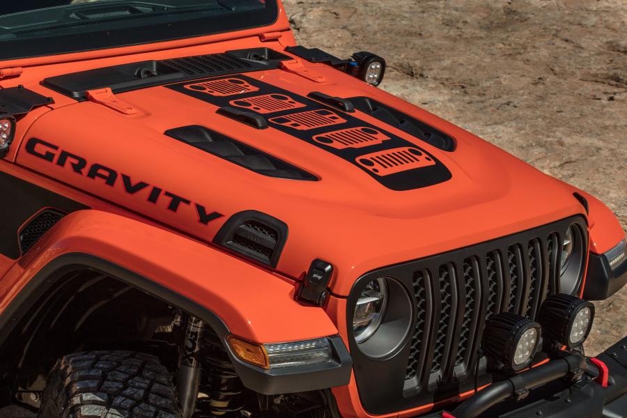 Детали интерьера Jeep Gladiator Gravity (JT) 2019 года  (фото 6 из 10)